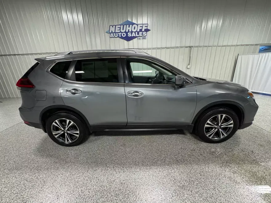 2019 Nissan Rogue SV AWD photo 1
