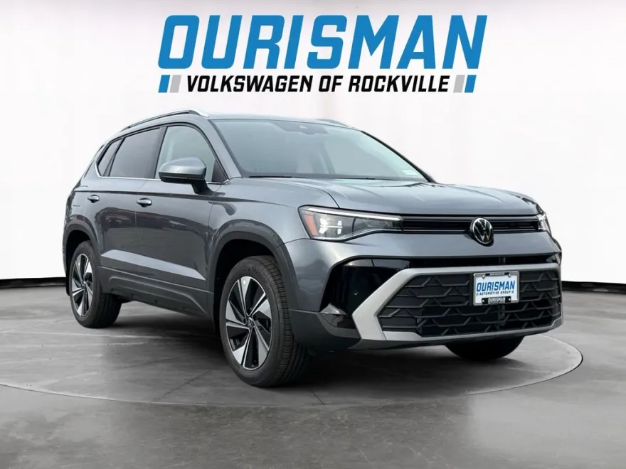 2025 Volkswagen Taos SE photo 1