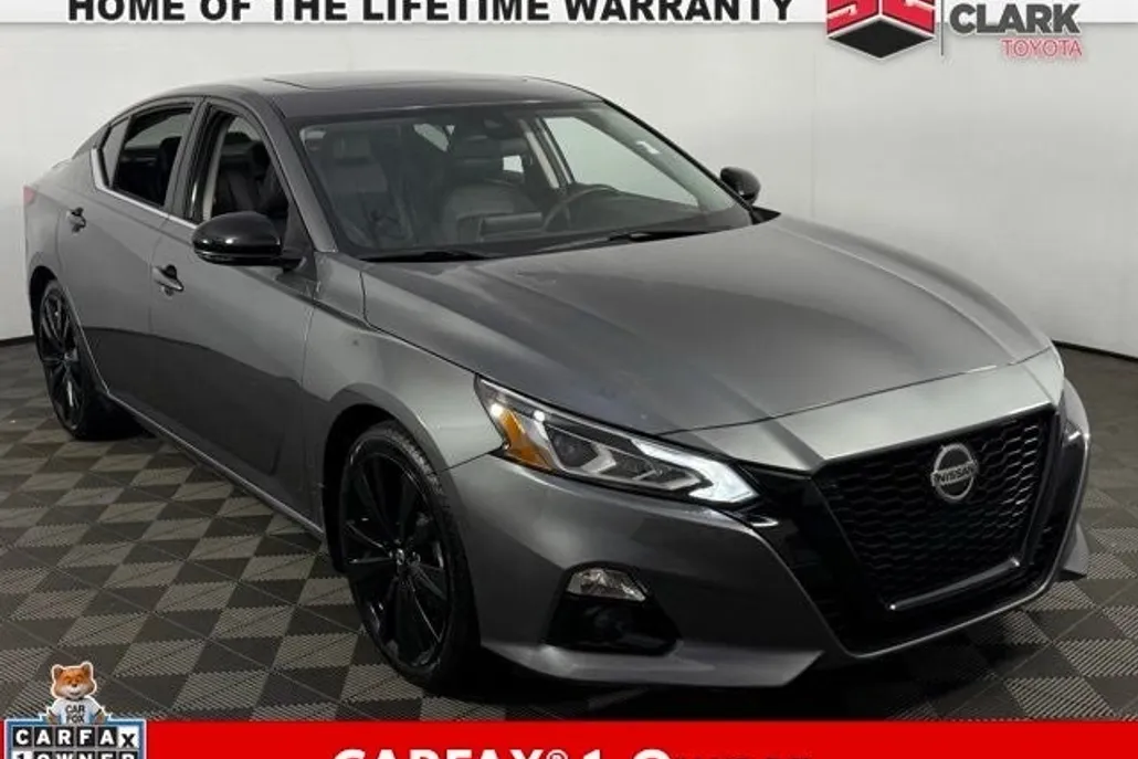 2022 Nissan Altima 2.5 SR photo 1