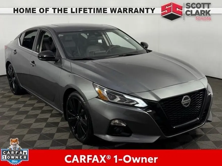 2022 Nissan Altima 2.5 SR photo 1