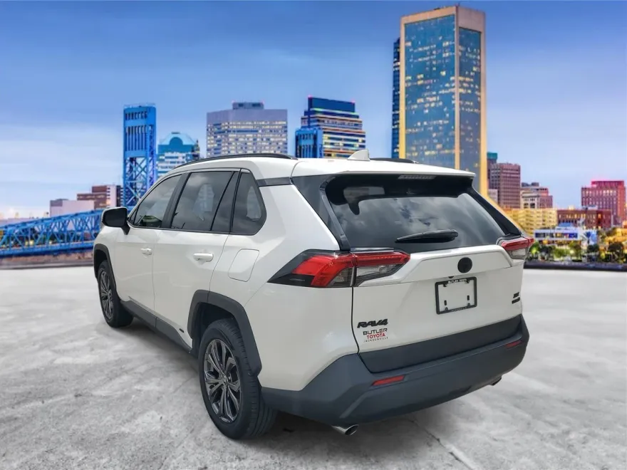 2022 Toyota RAV4 Hybrid XLE Premium photo 1