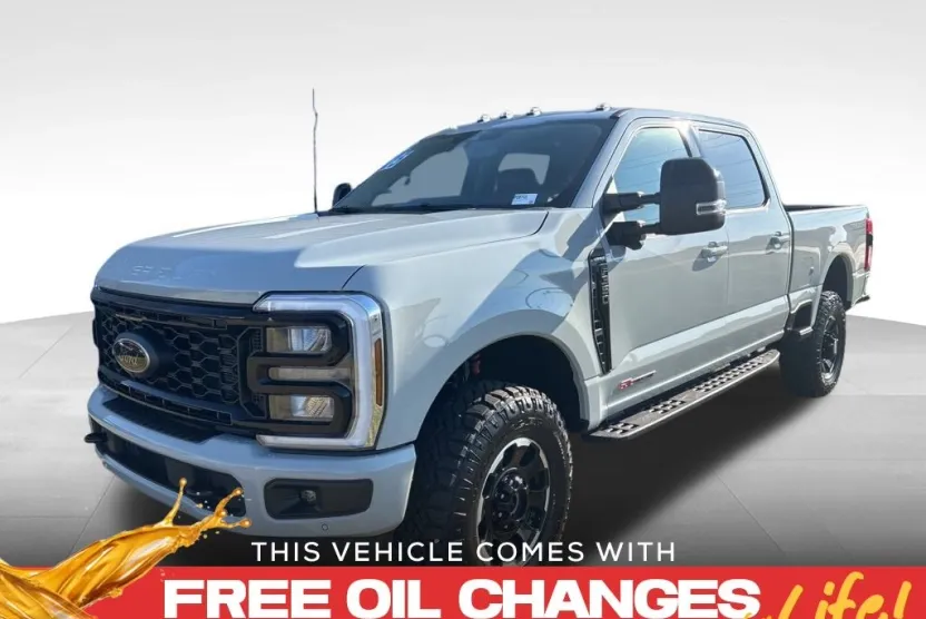 2025 Ford F-350 Lariat photo 1