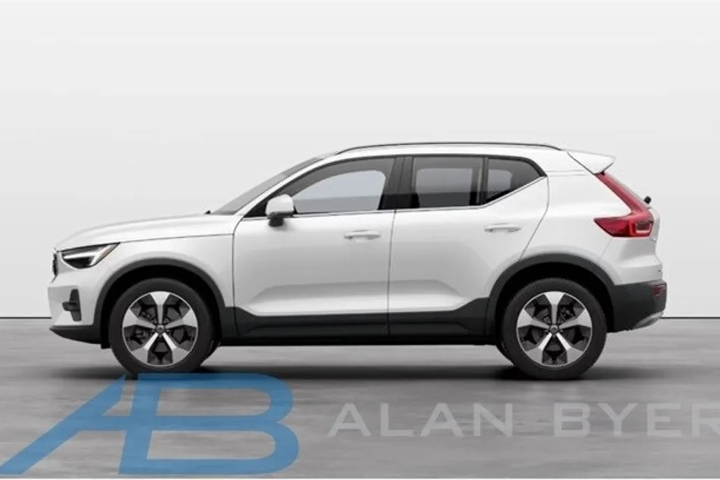 2025 Volvo XC40 Plus photo 1