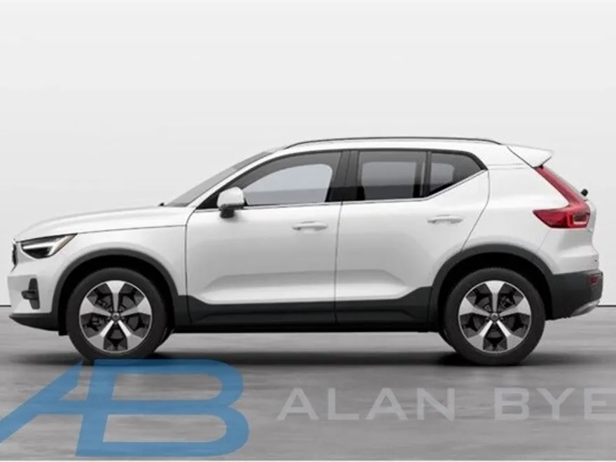2025 Volvo XC40 Plus photo 1
