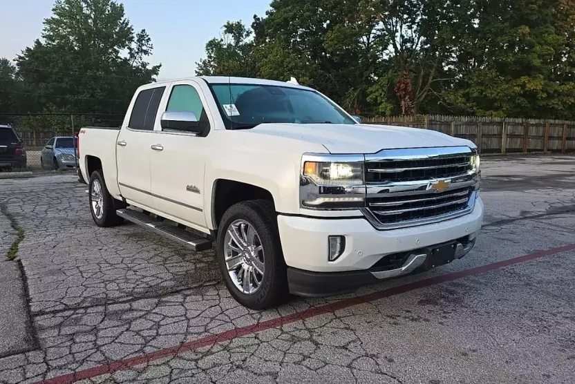 2017 Chevrolet Silverado 1500 High Country photo 1