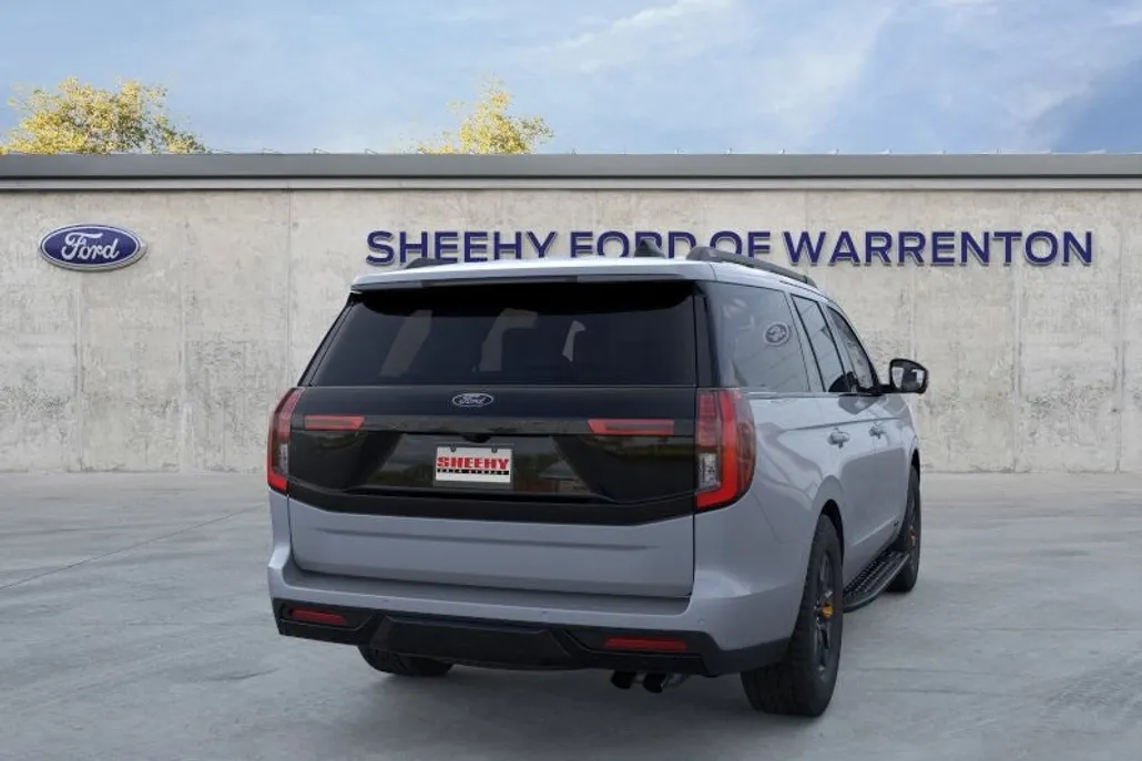2025 Ford Expedition photo 1
