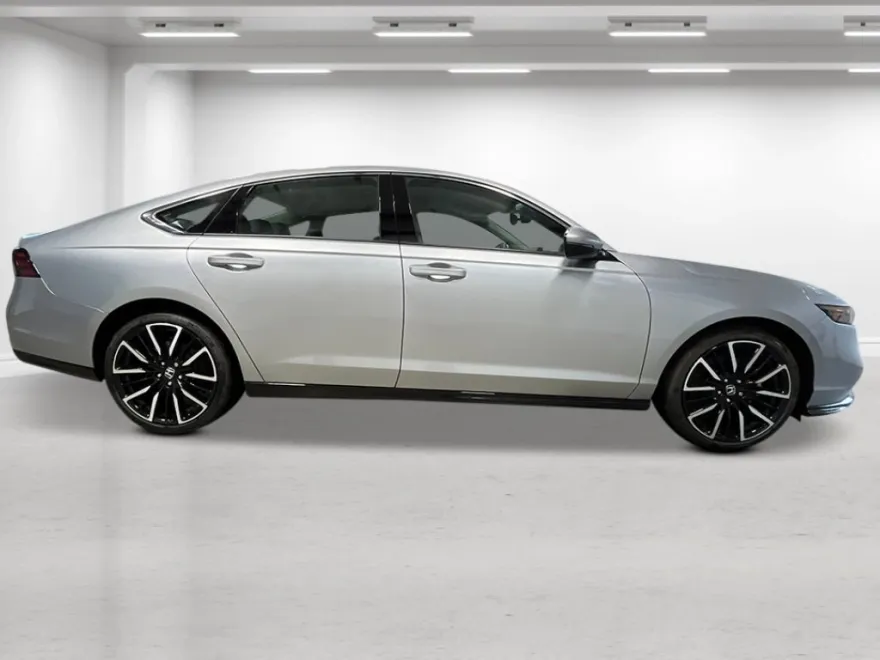 2025 Honda Accord Hybrid Touring photo 1