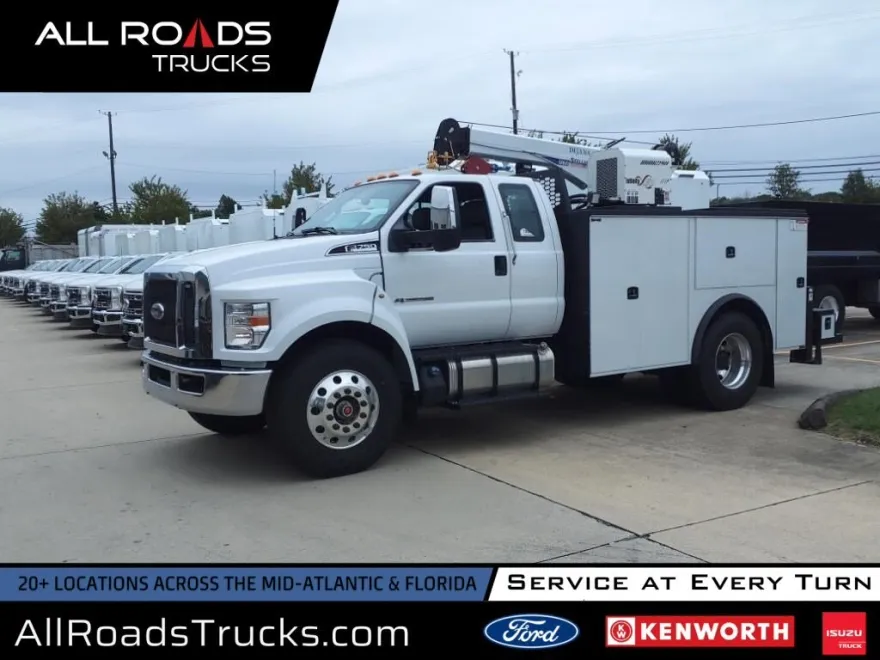 2025 Ford F-750 Base photo 1