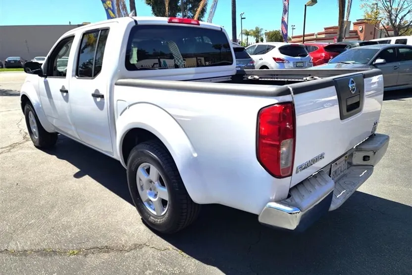 2007 Nissan Frontier SE photo 1