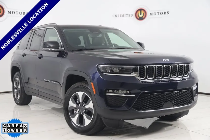 2023 Jeep Cherokee Base photo 1
