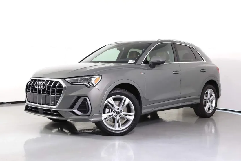2022 Audi Q3 S line Plus 45 TFSI photo 1