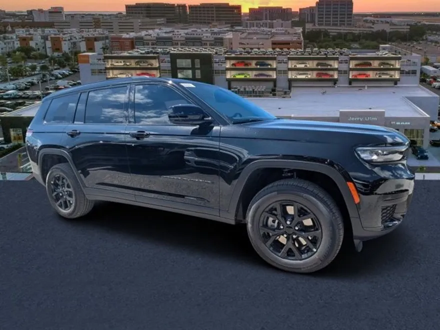 2025 Jeep Grand Cherokee Altitude photo 1