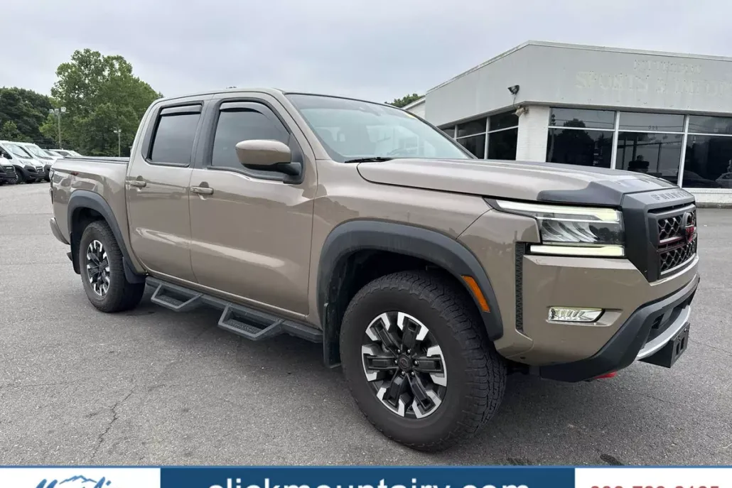 2023 Nissan Frontier Crew Cab PRO-4X photo 1