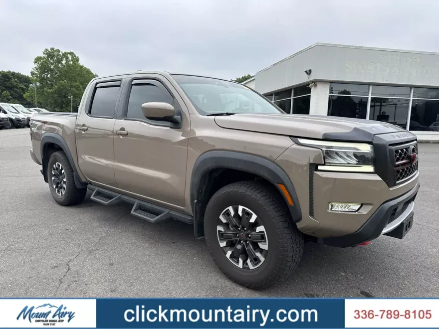 2023 Nissan Frontier Crew Cab PRO-4X photo 1
