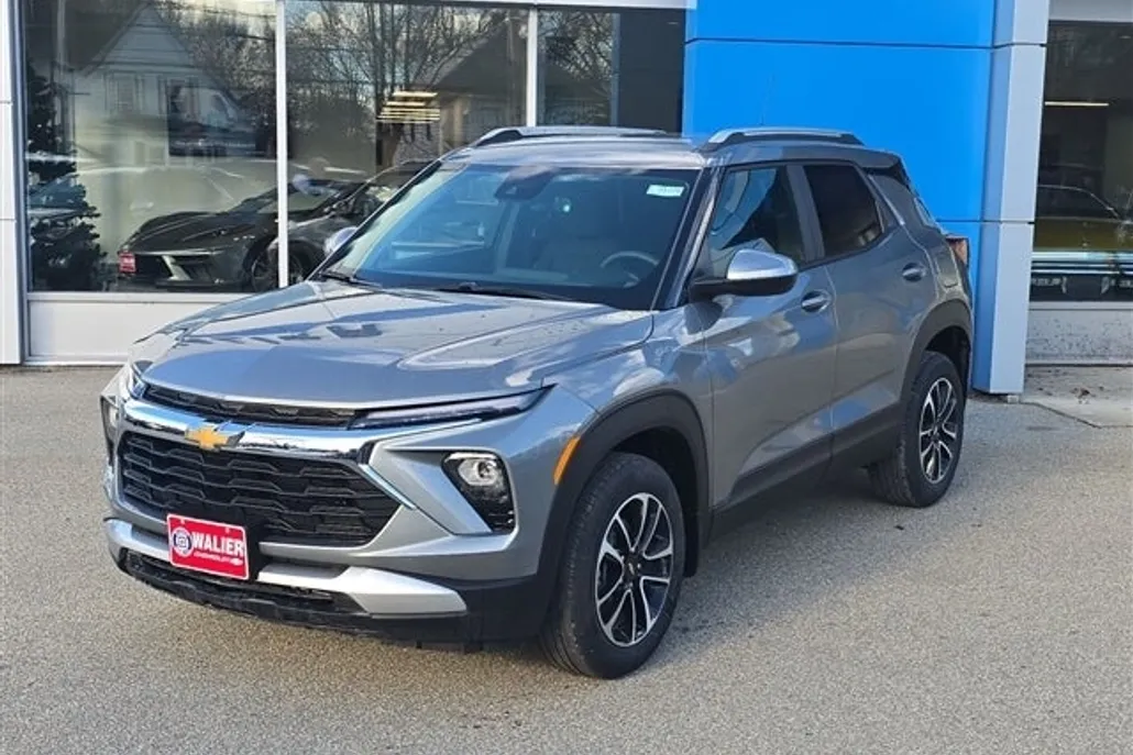 2025 Chevrolet Trailblazer LT photo 1