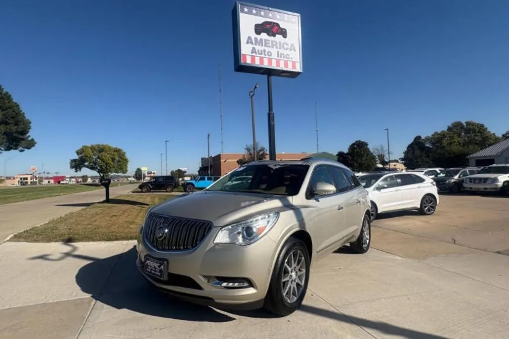 2017 Buick Enclave Leather photo 1