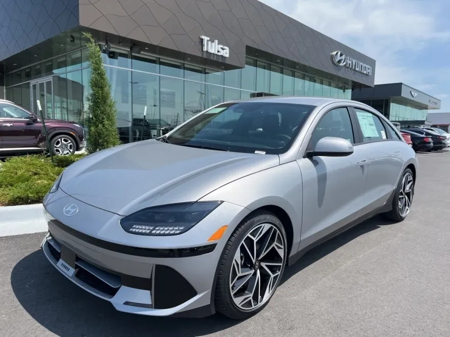 2024 Hyundai Ioniq 6 SEL photo 1