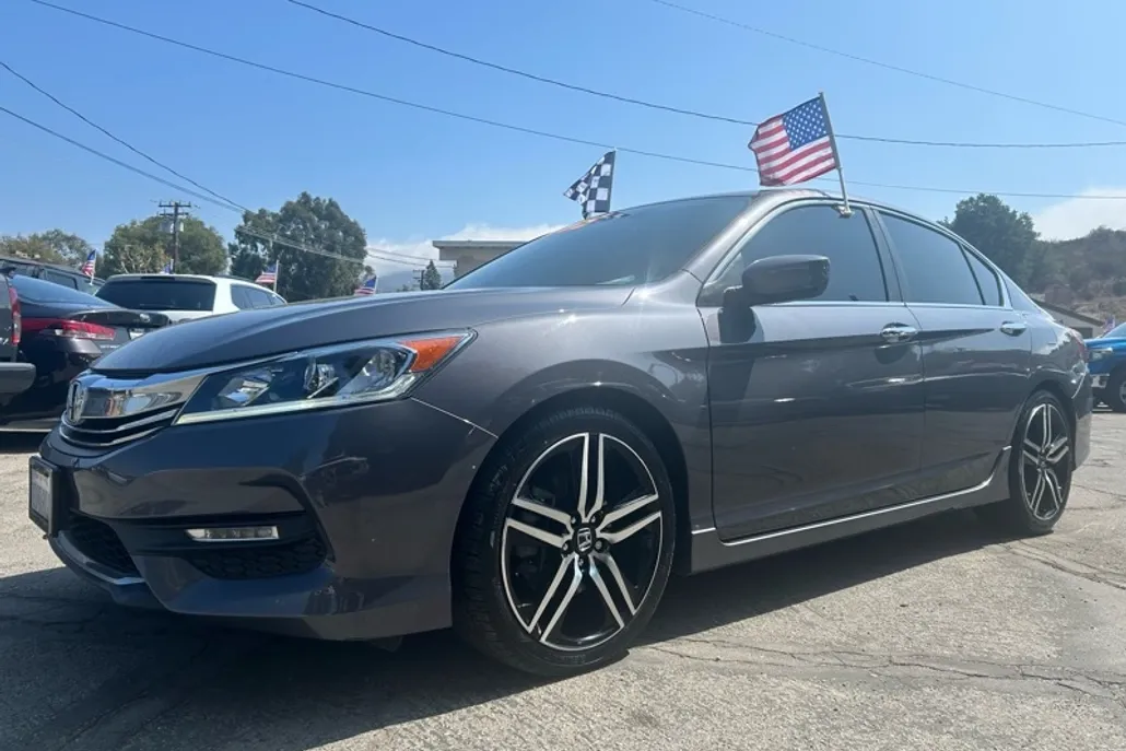 2017 Honda Accord Sport photo 1