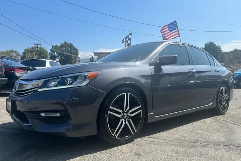 2017 Honda Accord Sport photo 1