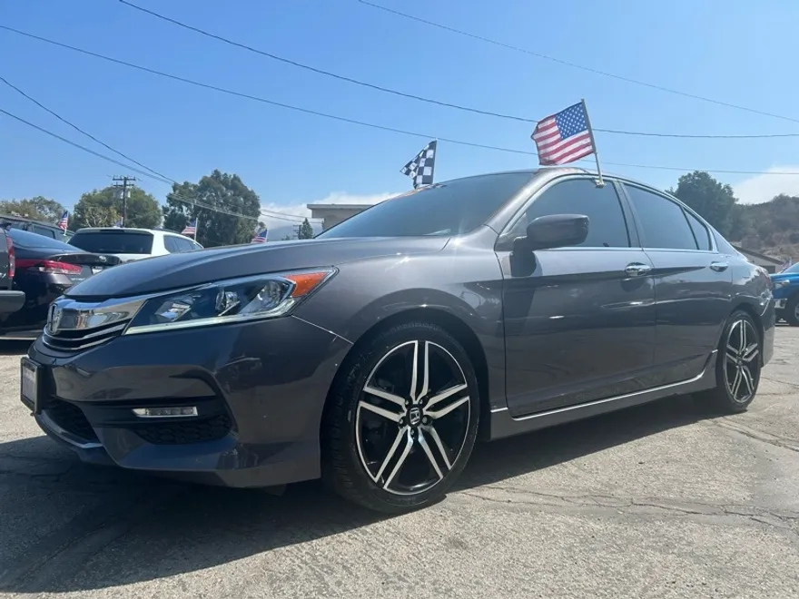 2017 Honda Accord Sport photo 1