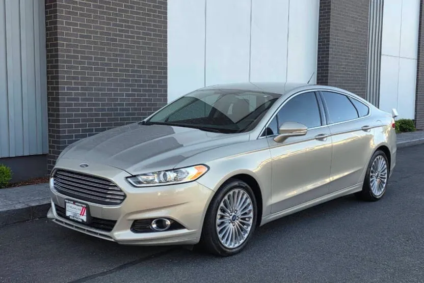 2016 Ford Fusion Titanium photo 1