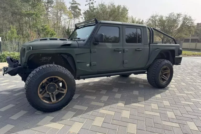 2021 Jeep Gladiator Overland photo 1
