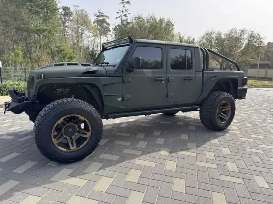 2021 Jeep Gladiator Overland photo 1