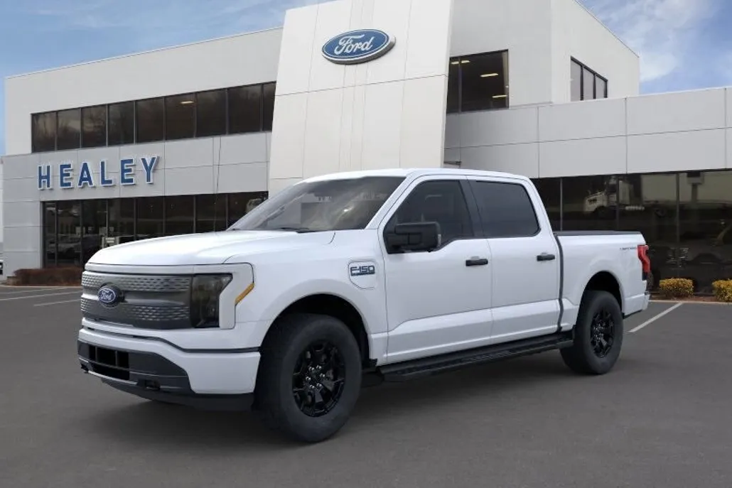 2025 Ford F-150 Lightning XLT photo 1