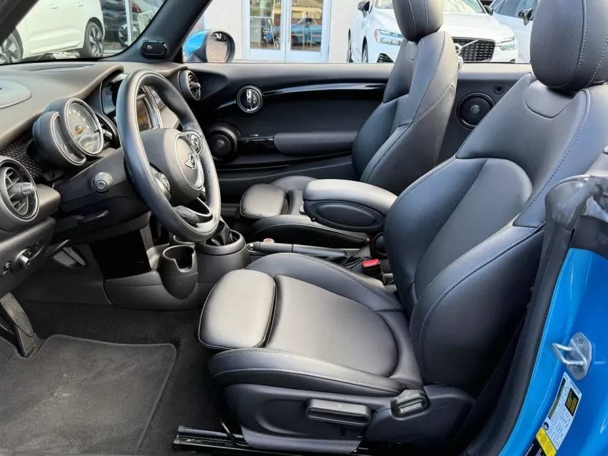 2018 Mini Cooper Convertible S photo 1