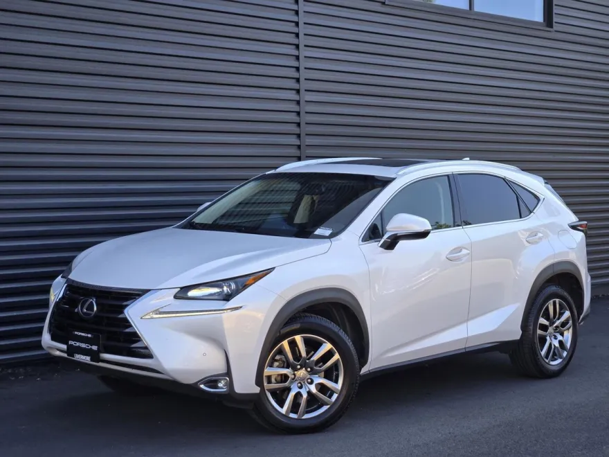 2016 Lexus NX 200t Luxury photo 1