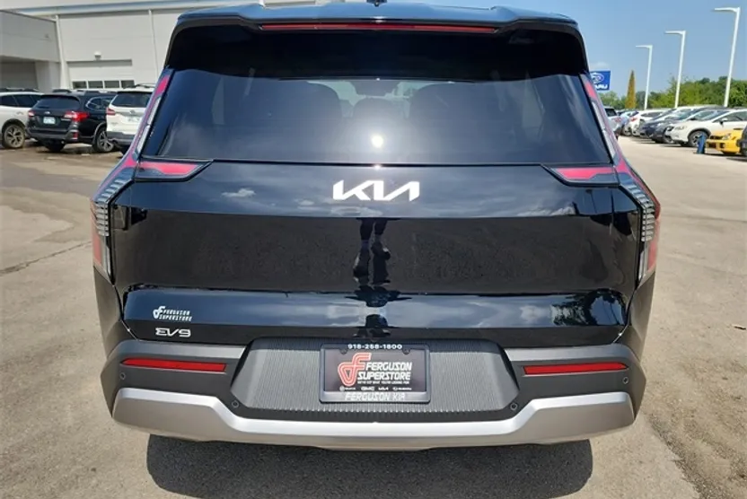 2026 Kia EV9 Light Long Range photo 1