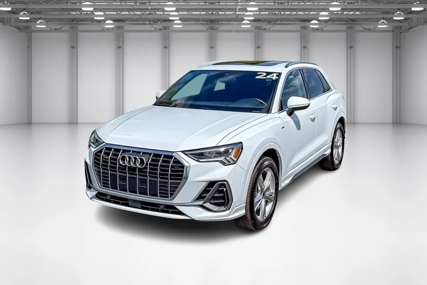 2024 Audi Q3 45 TFSI S line Premium photo 1