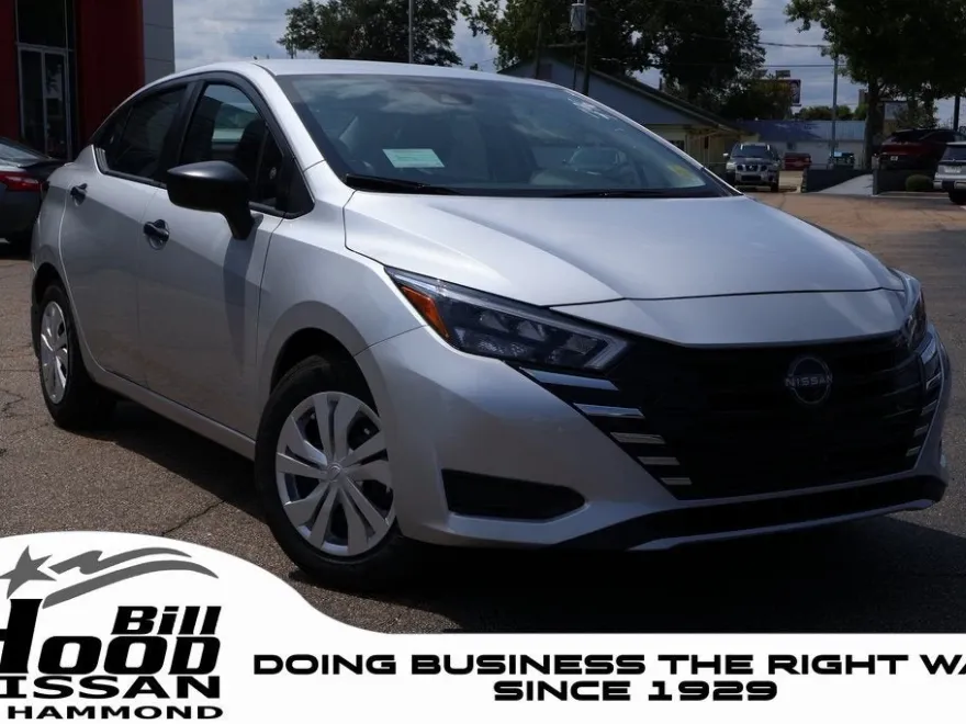 2025 Nissan Versa 1.6 S photo 1