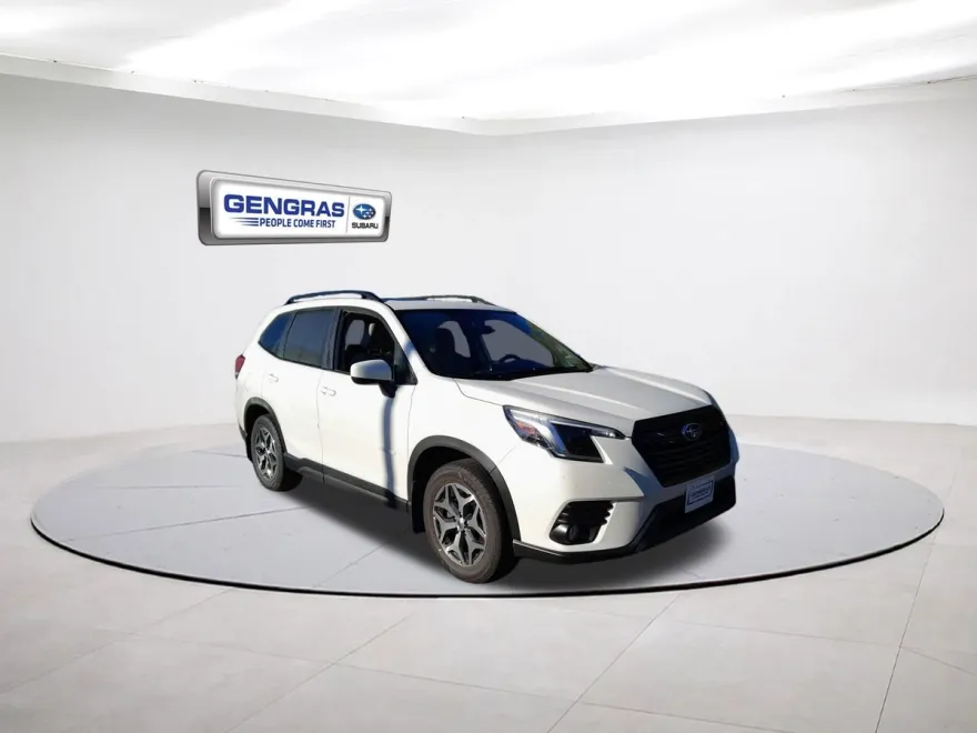 2022 Subaru Forester Premium photo 1