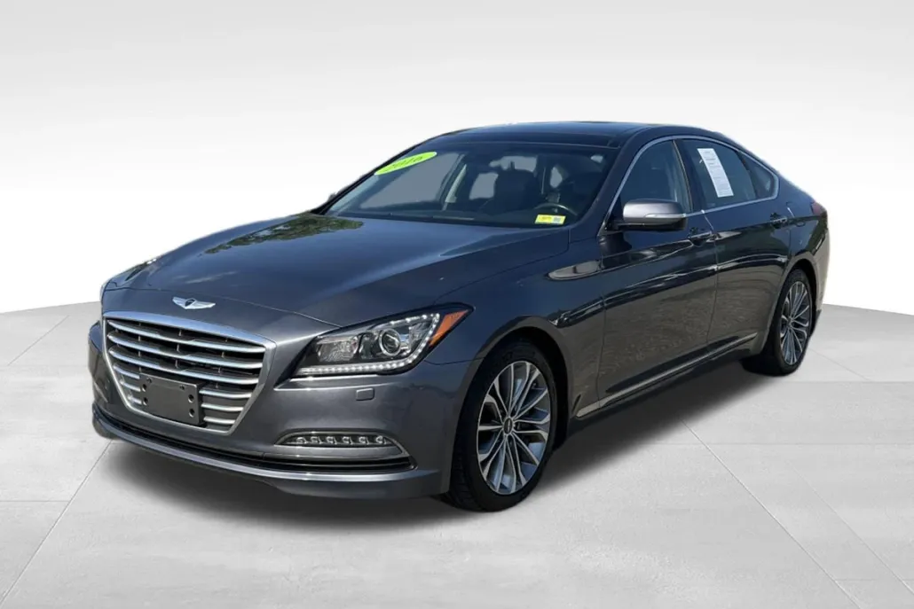 2016 Hyundai Genesis 3.8 AWD photo 1