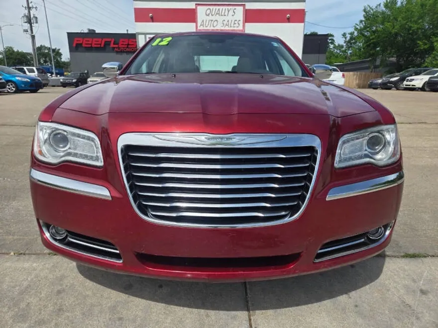 2012 Chrysler 300 C photo 1