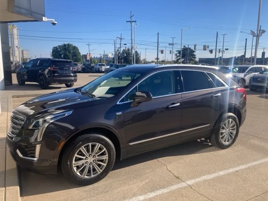 2019 Cadillac XT5 Luxury photo 1