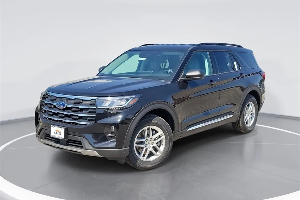 2025 Ford Explorer photo 1