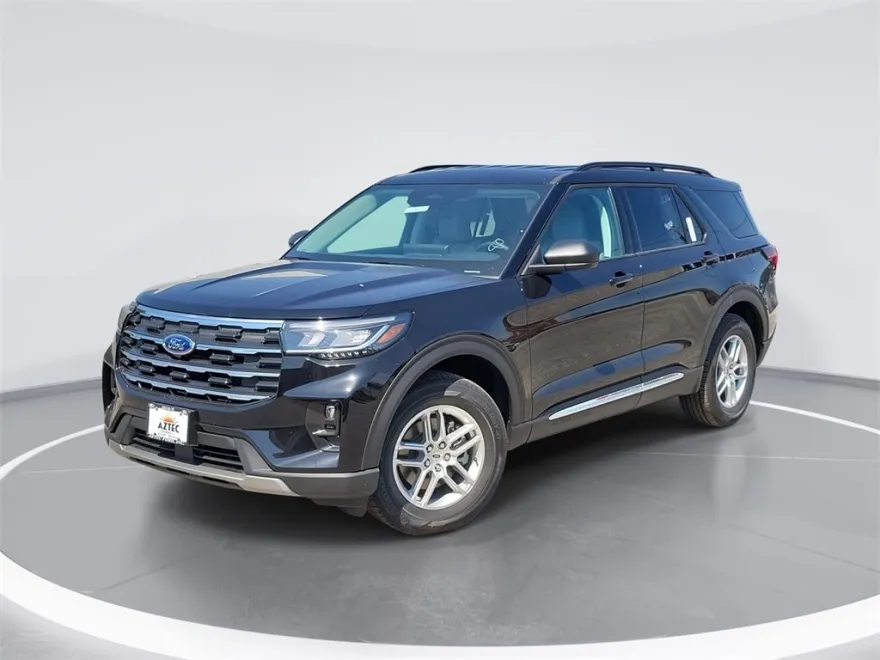 2025 Ford Explorer photo 1