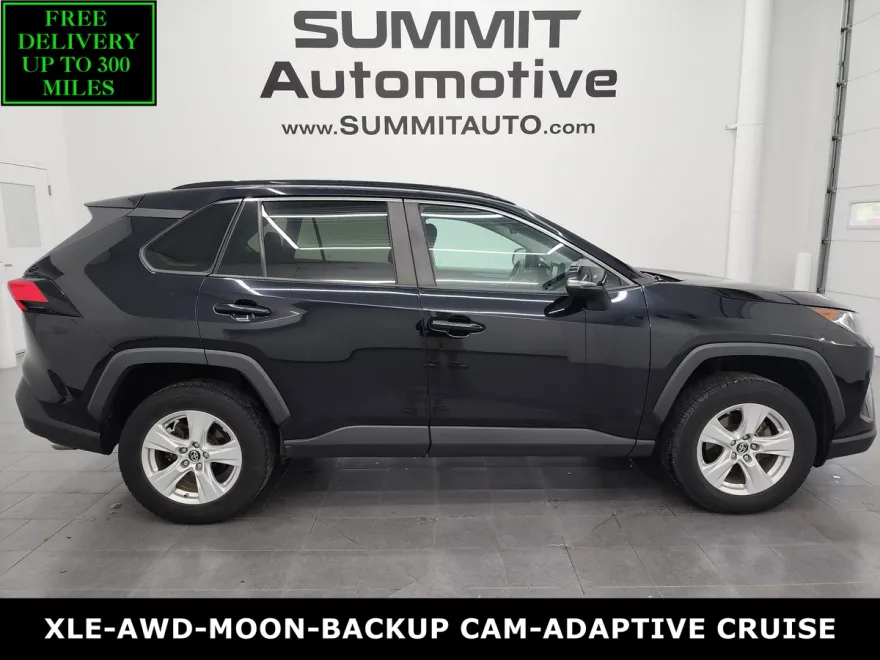 2019 Toyota RAV4 XLE photo 1