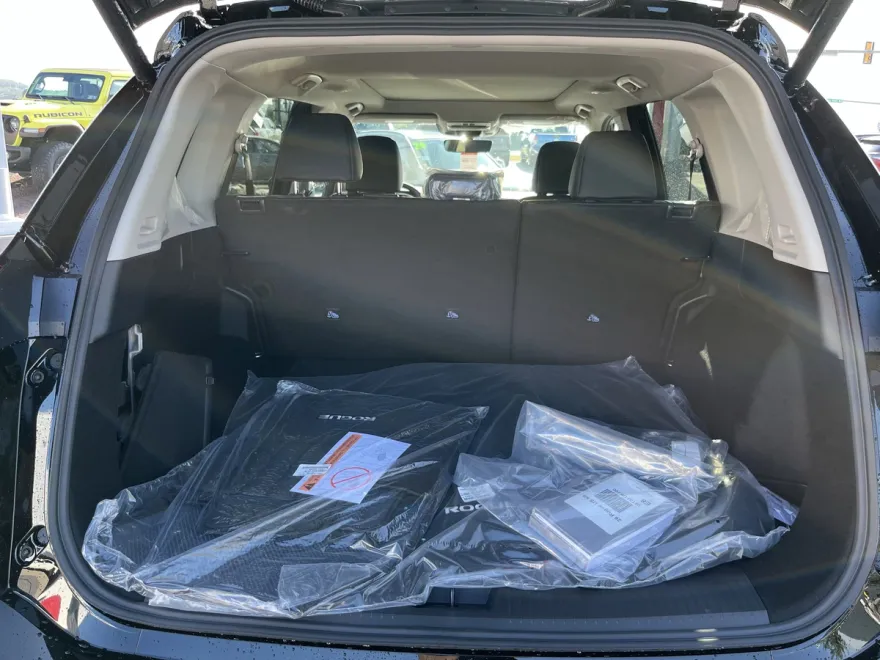 2026 Nissan Rogue SV photo 1