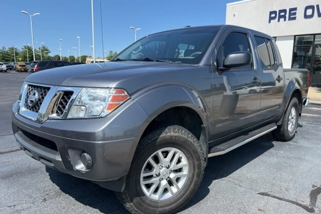 2016 Nissan Frontier SV photo 1