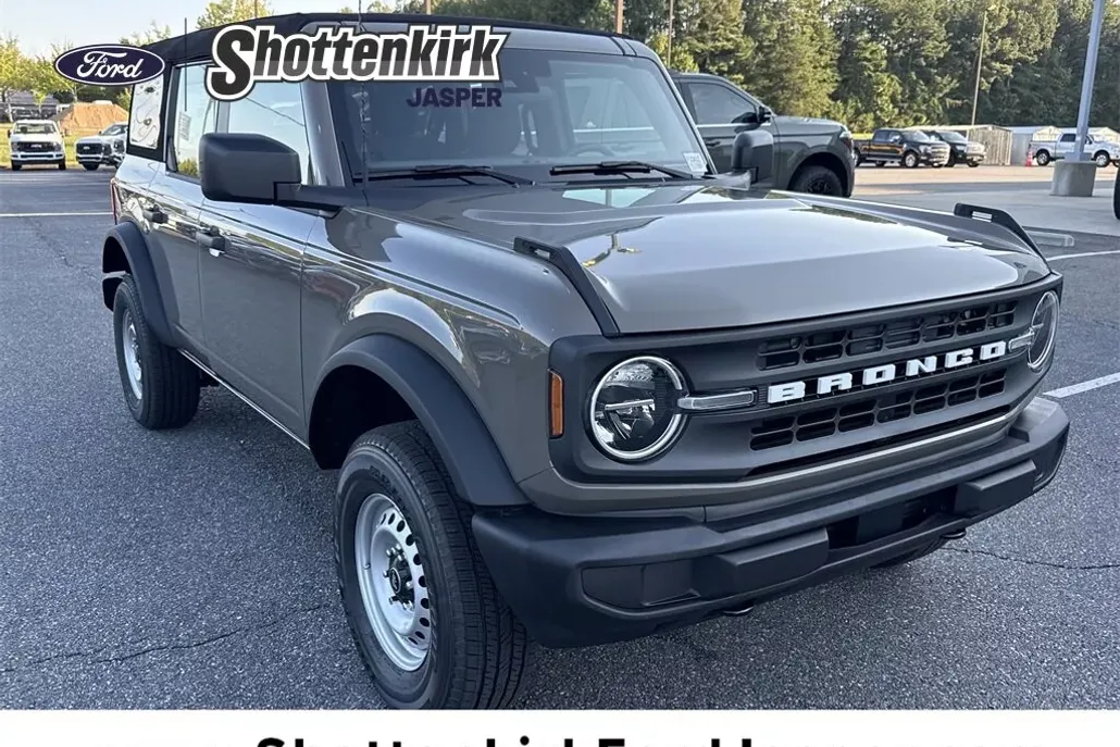 2025 Ford Bronco Base photo 1