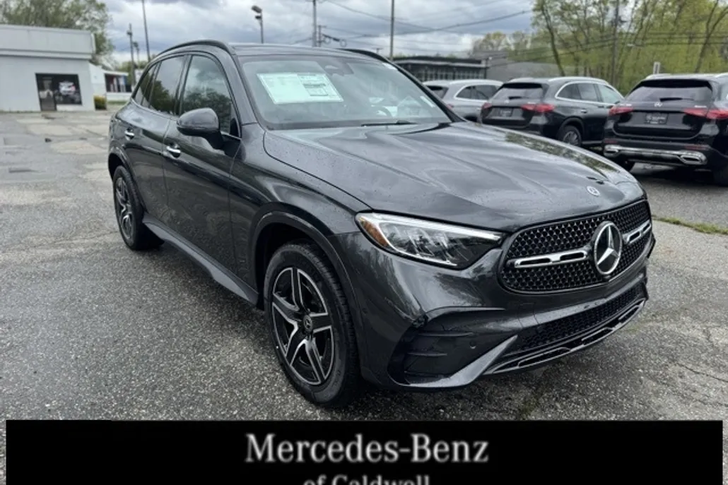 2025 Mercedes Benz GLC 300 4MATIC photo 1