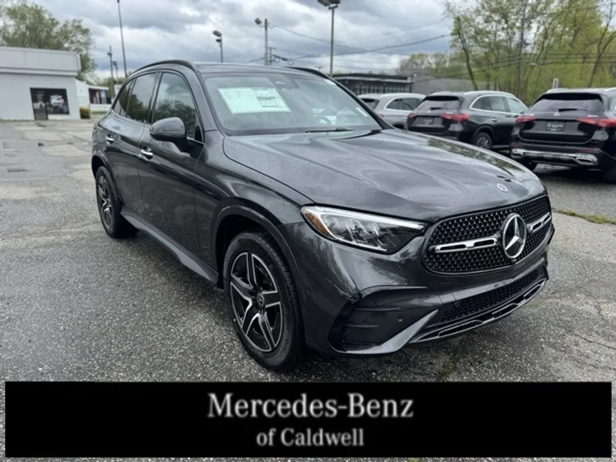 2025 Mercedes Benz GLC 300 4MATIC photo 1