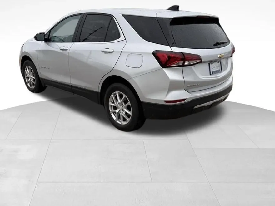 2022 Chevrolet Equinox LT photo 1