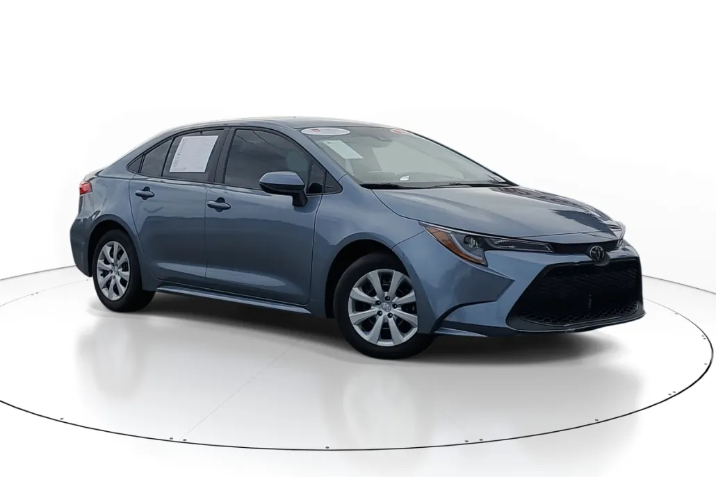 2022 Toyota Corolla LE photo 1