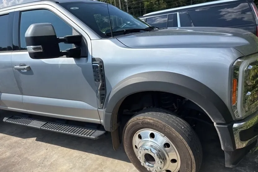 2023 Ford F-550 photo 1