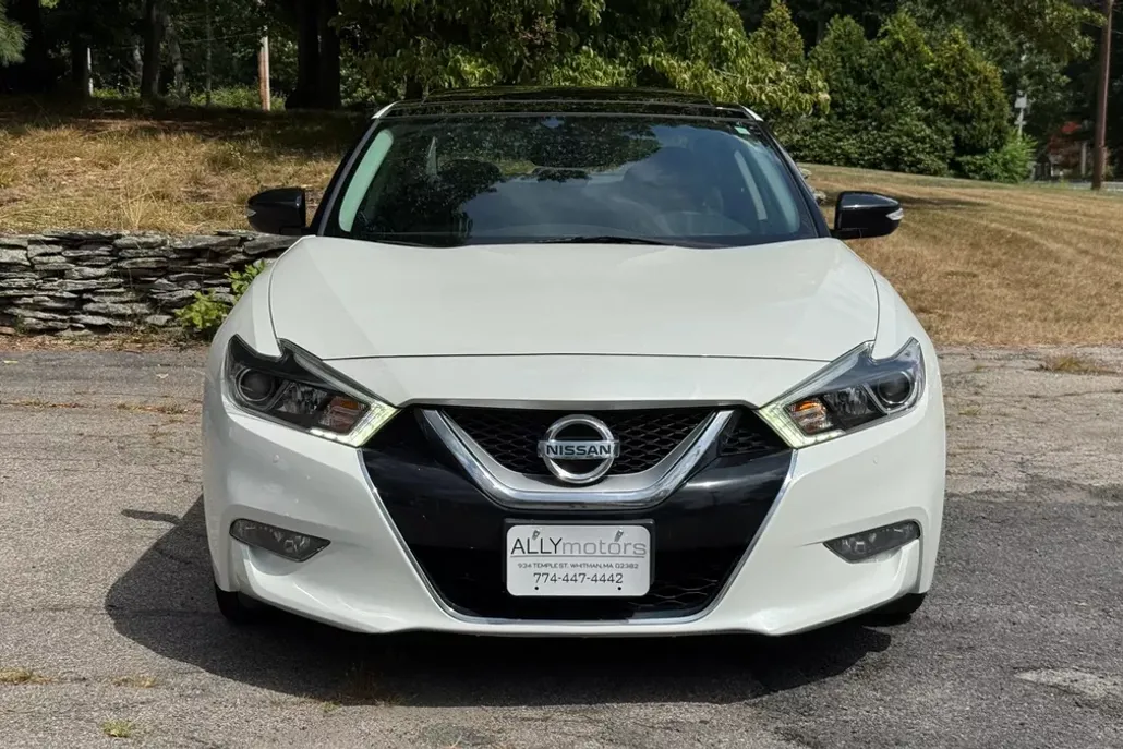 2017 Nissan Maxima SL photo 1