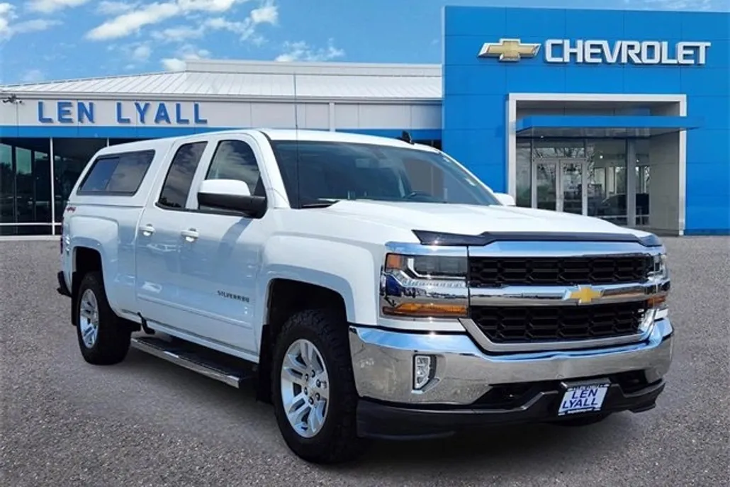 2018 Chevrolet Silverado 1500 LT photo 1